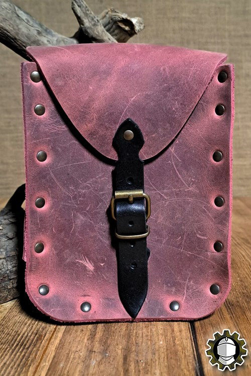 Bolso medieval en cuero rojo modelo Jerome