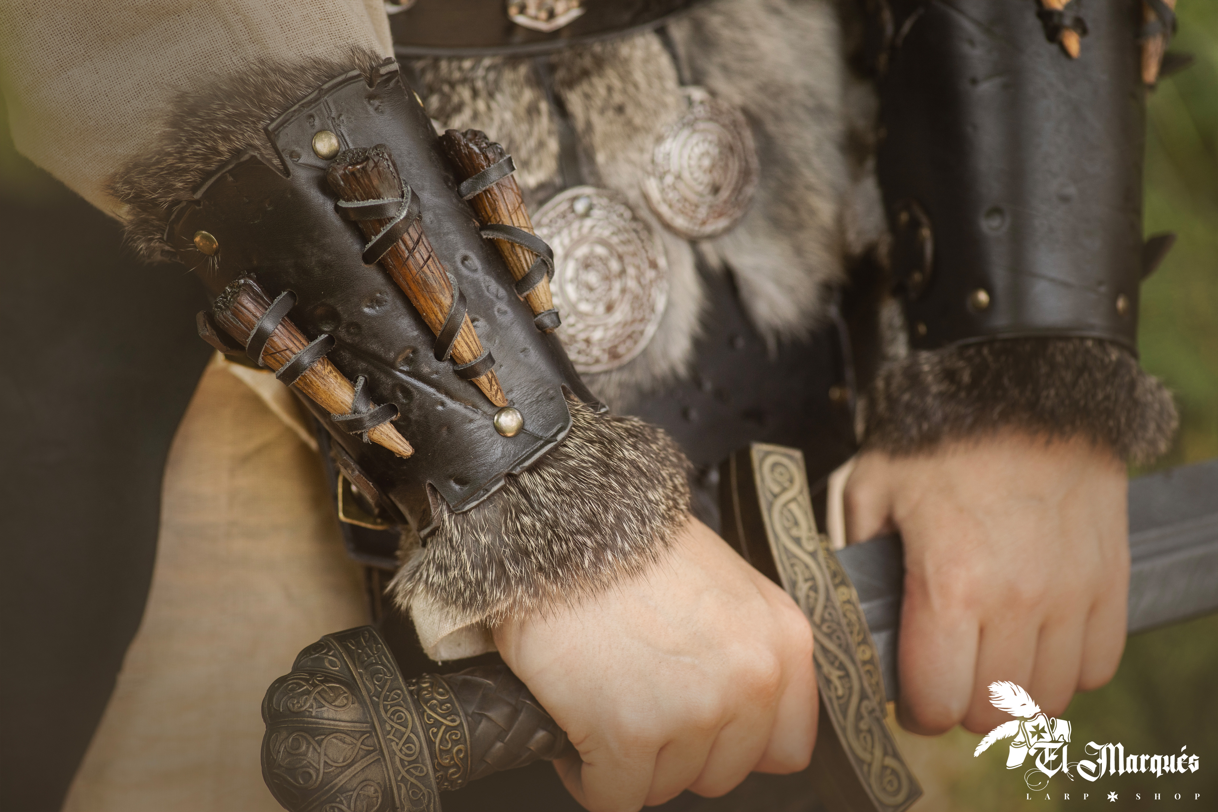 Brazales bárbaros modelo Berseker, negro