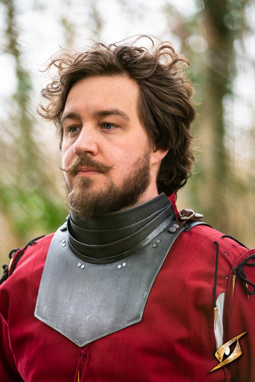 Gorjal medieval en acero modelo Landsknecht, acabado ennegrecido