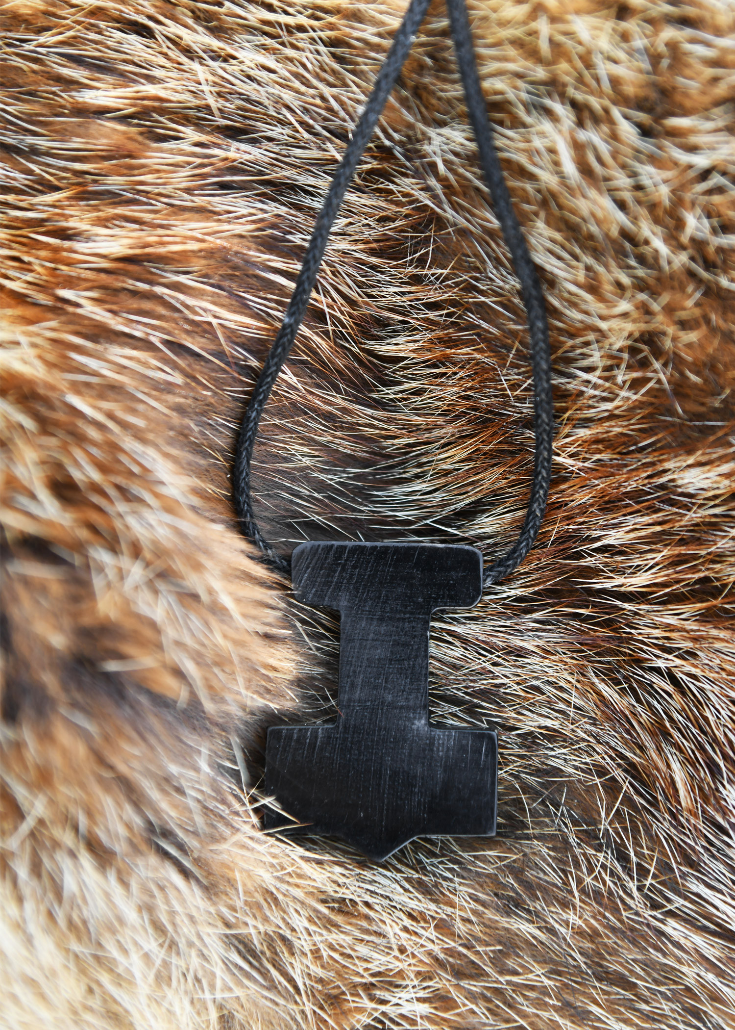 Colgante Martillo de Thor en cuerno