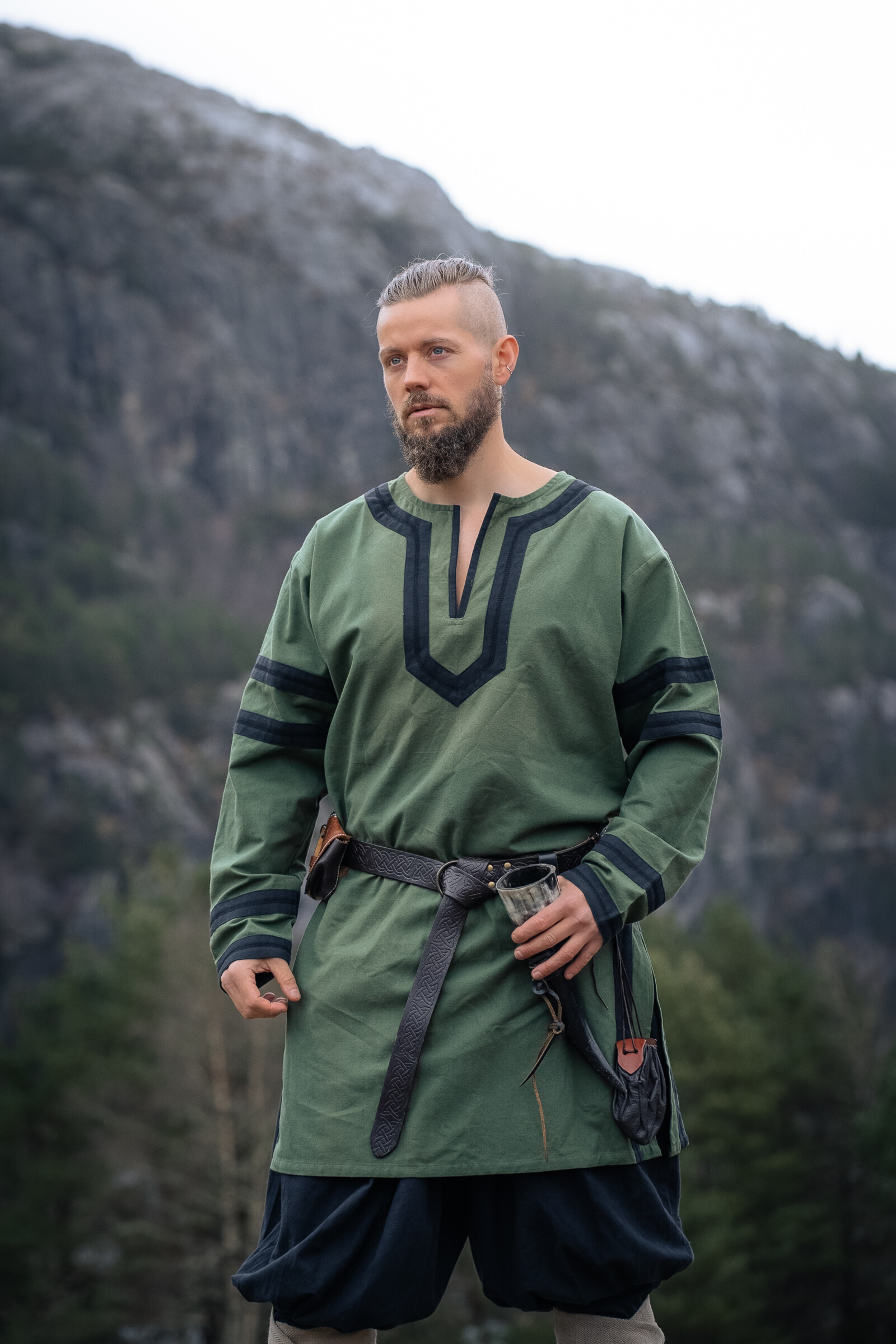 Túnica vikinga larga modelo Bragi, color verde