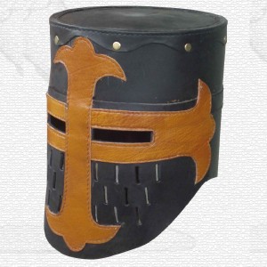 Casco templario en cuero