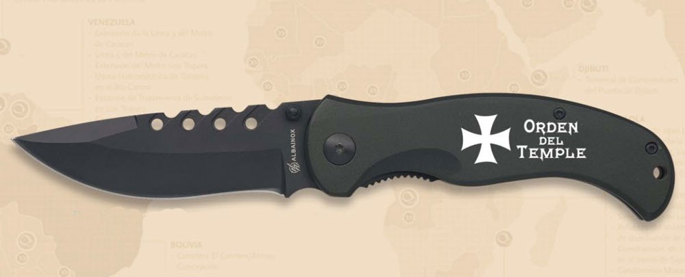 Navaja con la decoracion de la Orden del Temple