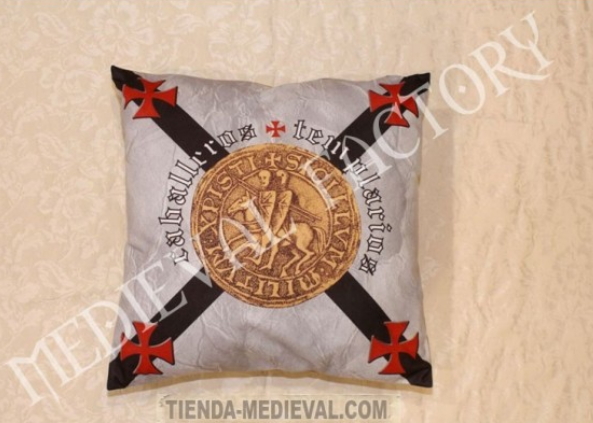 Cojín Caballeros Templarios blanco