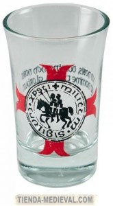 VASO PARA TEQUILA CON CRUZ DE MALTA1