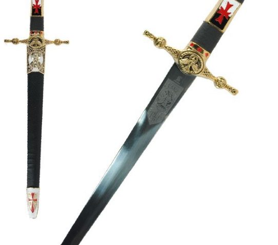 Daga templaria decorada