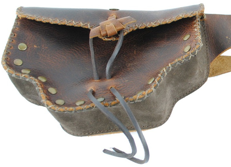 Riñonera Jora - Medieval Belt Bags: A Journey Through History and Authenticity for Reenactors