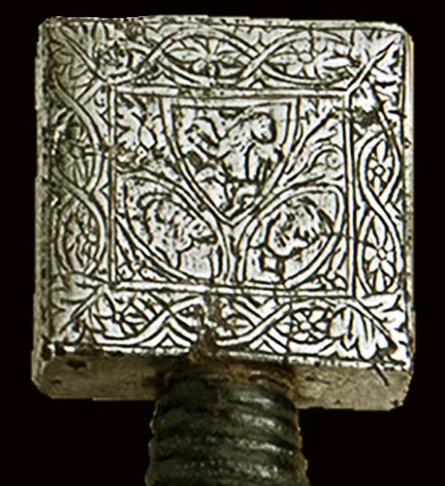 Pomo decorado Espada de Cruz Perrillo o Lobo (siglo XV)