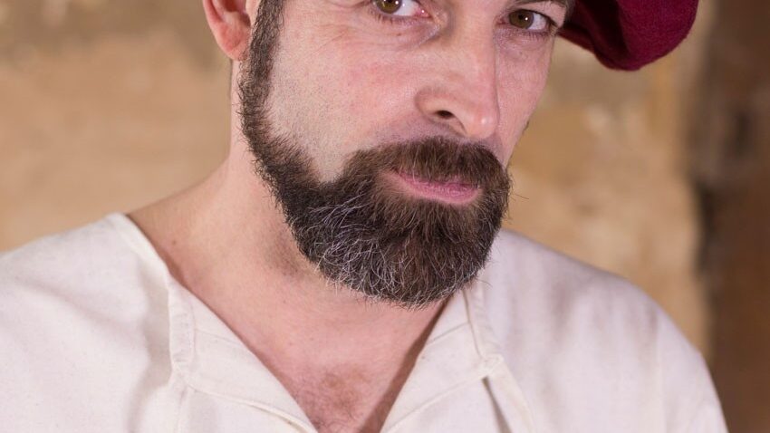 Parlota renacentista Harald, Rojo