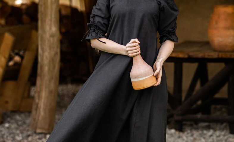 Vestido medieval modelo Melisande, negro