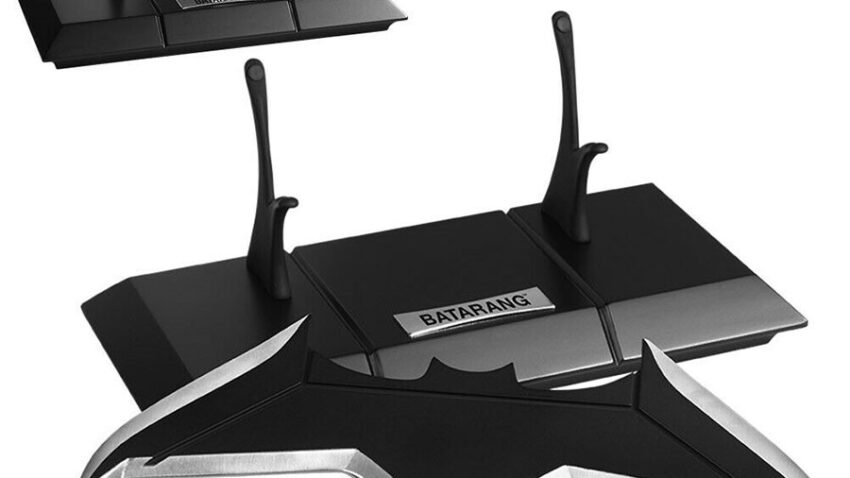 Batarang de Bruce Wayne, Liga de la Justicia, DC Comics