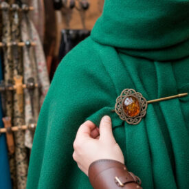 Desvelando el Secreto: Cómo Elegir la Fíbula Medieval Perfecta para tu Capa cierres-fibulas-capas-medievales
