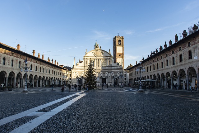 square g1f846444c 640 - Negozio Medievale a Vigevano